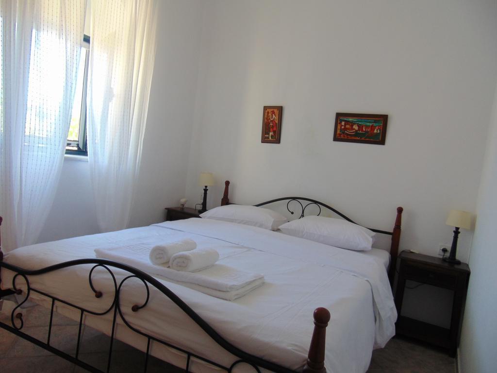 Apartmán Olga'S House Néon Oítilon Pokoj fotografie